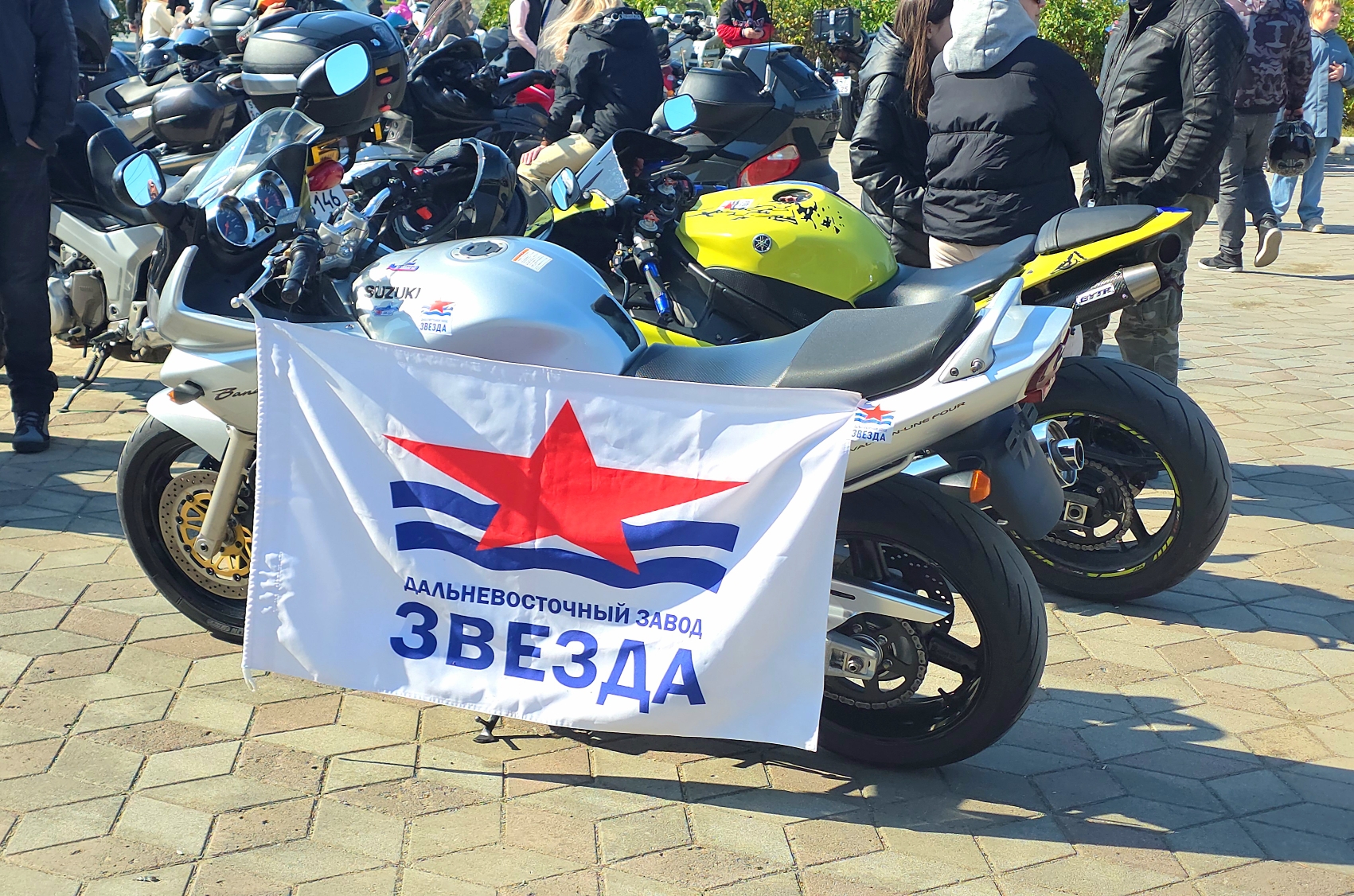 Рев моторов на остывающем асфальте